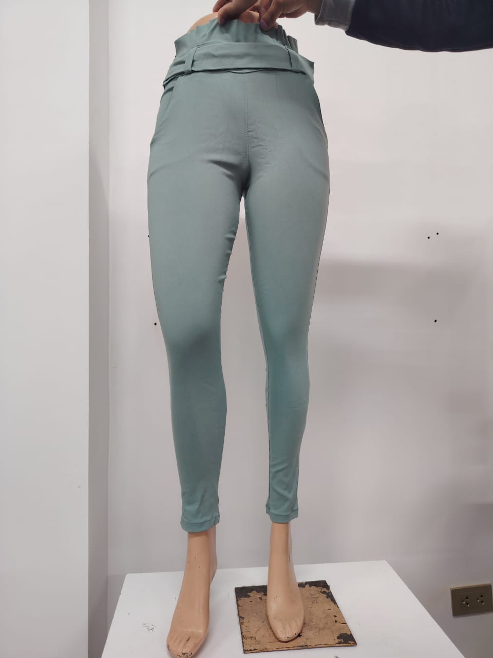 Pantalón celeste