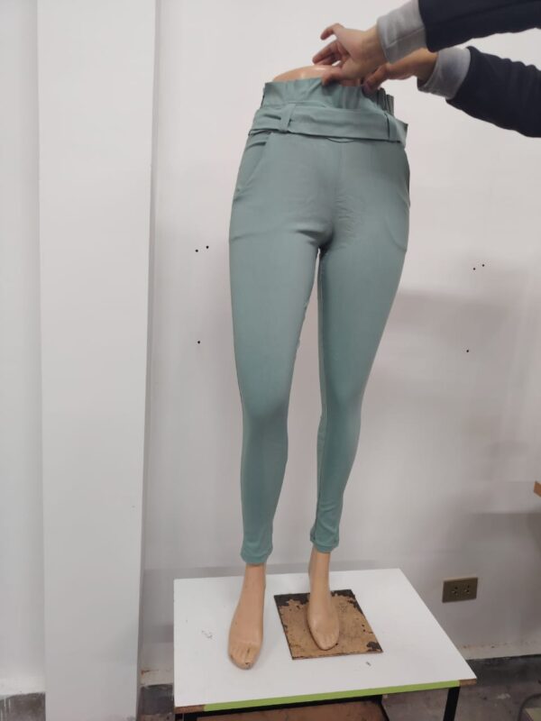 Pantalón celeste - Imagen 2