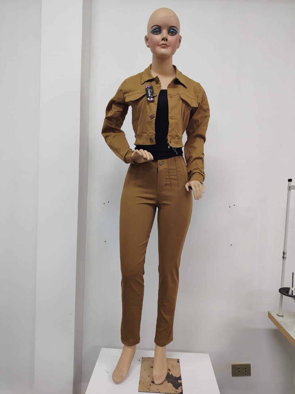 Conjunto color camel